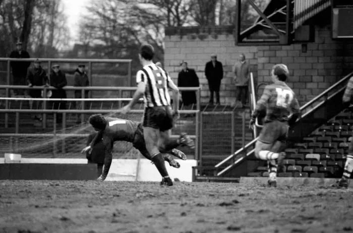 Framed Print : Division 2 football. Chelsea 2 v. Grimsby 3 December 1983 LF14-27 Framed Print : Division 2 football. Chelsea 2 v. Grimsby 3 December 1983 LF14-27