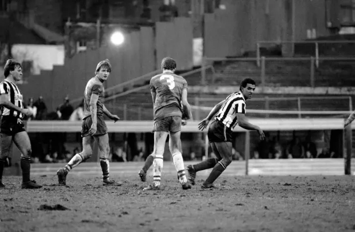 Framed Print : Division 2 football. Chelsea 2 v. Grimsby 3 December 1983 LF14-27-031