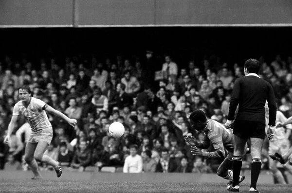 Division 2 football. Chelsea 2 v. Cardiff 0. October 1983 LF14-03-015