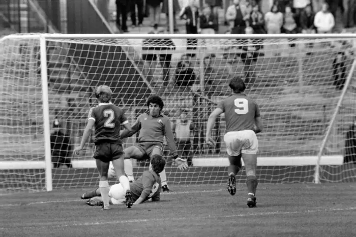 Framed Print : Division 2 football. Chelsea 3 v. Grimsby 0 October 1980 LF04-46-001 Framed Print : Division 2 football. Chelsea 3 v. Grimsby 0 October 1980 LF04-46-001