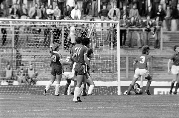 Division 2 football. Chelsea 3 v. Grimsby 0 October 1980 LF04-46-030