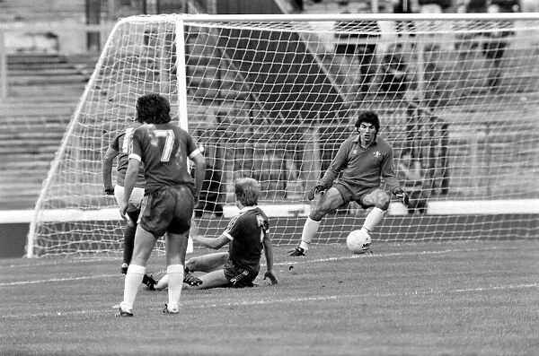 Division 2 football. Chelsea 3 v. Grimsby 0 October 1980 LF04-46