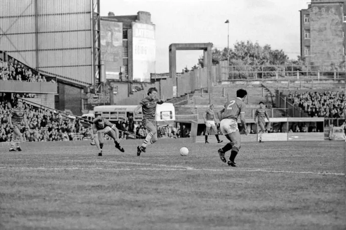 Framed Print : Division 2 football. Chelsea 3 v. Charlton 2. October 1983 LF14-12-079 Framed Print : Division 2 football. Chelsea 3 v. Charlton 2. October 1983 LF14-12-079
