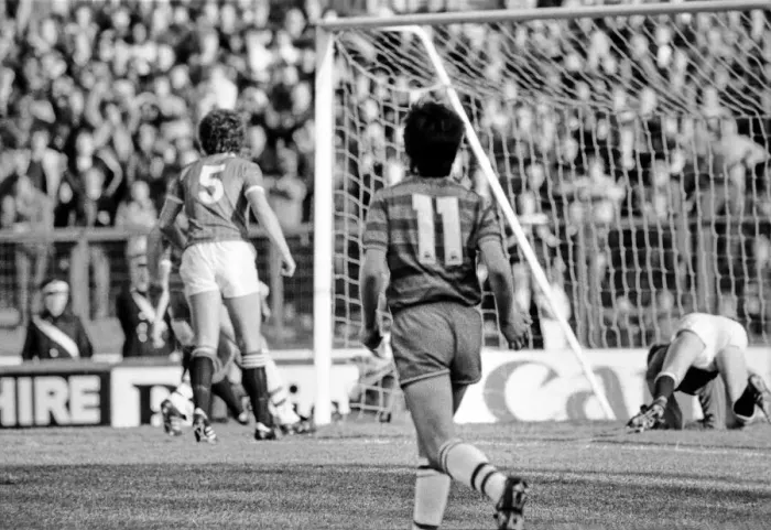 Framed Print : Division 2 football. Chelsea 3 v. Charlton 2. October 1983 LF14-12-043 Framed Print : Division 2 football. Chelsea 3 v. Charlton 2. October 1983 LF14-12-043
