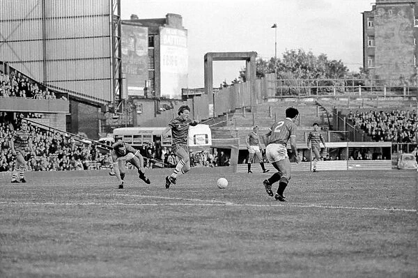 Division 2 football. Chelsea 3 v. Charlton 2. October 1983 LF14-12-079