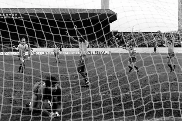 Division 2 football. Watford 1 v. Chelsea 0. February 1982 LF08-38-026