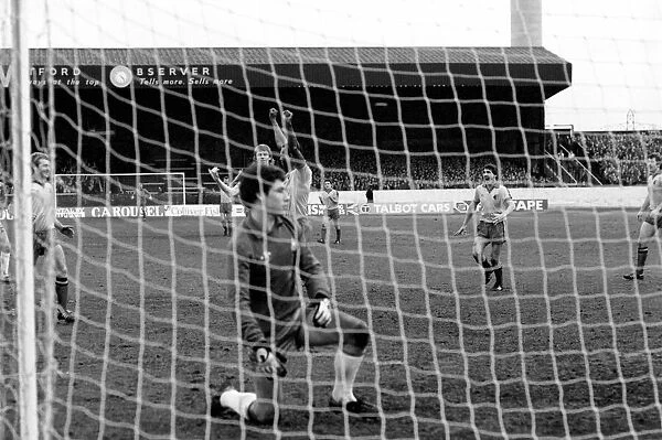 Division 2 football. Watford 1 v. Chelsea 0. February 1982 LF08-38-025