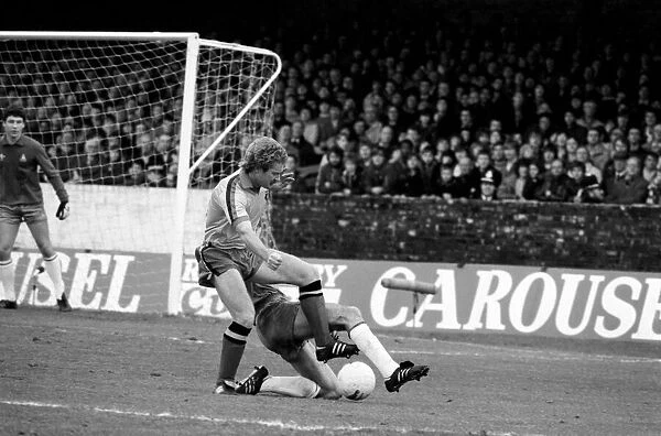 Division 2 football. Watford 1 v. Chelsea 0. February 1982 LF08-38-043