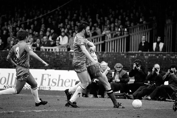 Division 2 football. Watford 1 v. Chelsea 0. February 1982 LF08-38-058