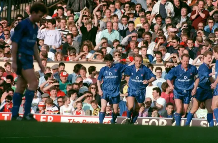 Framed Print : Division One Arsenal v Chelsea 1989 / 90 season football at Highbury Chelsea players Framed Print : Division One Arsenal v Chelsea 1989 / 90 season football at Highbury Chelsea players