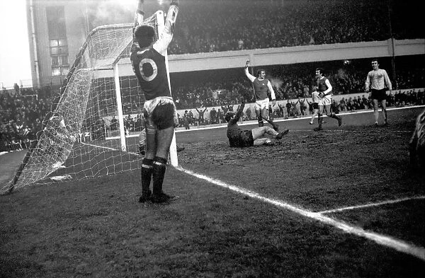Division One Football 1969  /  70 Season Arsenal v Southampton