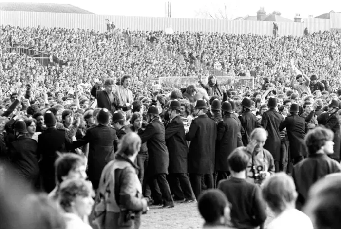 Framed Print : Division One Football 1980  /  81 Season. Arsenal v Aston Villa, Highbury