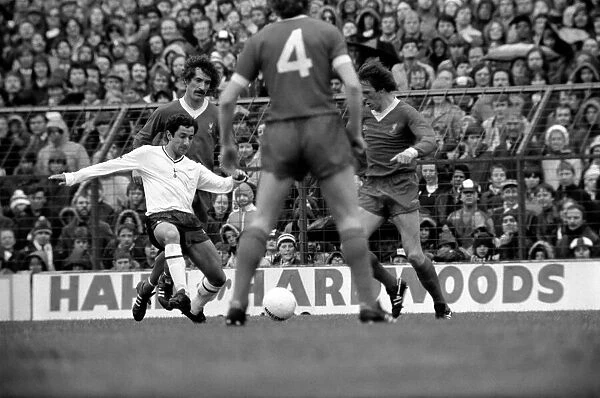 Division One Football 1980  /  81 Season. Tottenham Hotspur v Liverpool, White Hart Lane