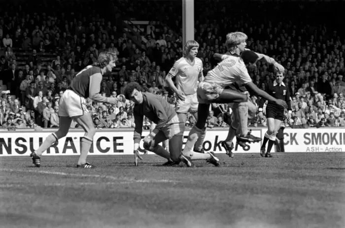 Framed Print : Division One Football 1980  /  81 Season. Aston Villa v Nottingham Forest, Villa Park