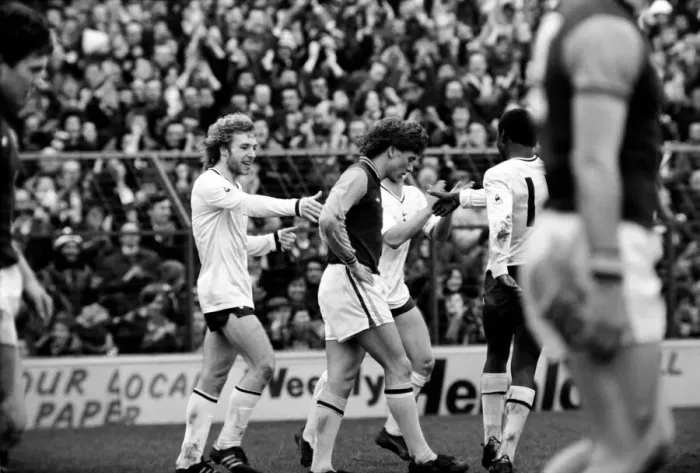 Framed Print : Division One Football 1980  /  81 Season. Tottenham Hotspur v Aston Villa, White Hart Lane
