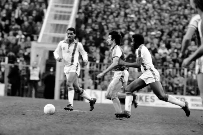 Framed Print : Division Two Football 1980  /  81 Season. Luton v West Ham United, Kenilworth Road