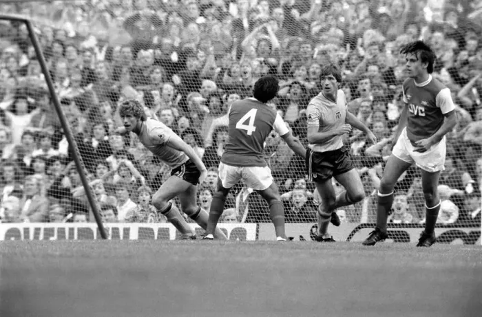 Framed Print : Division One Football 1981 / 82 Season. Arsenal v. Sunderland, Highbury Framed Print : Division One Football 1981 / 82 Season. Arsenal v. Sunderland, Highbury