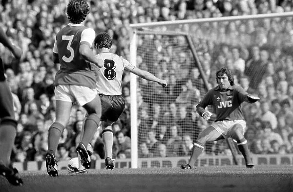 Division One Football 1981  /  82 Season. Arsenal v. Sunderland, Highbury