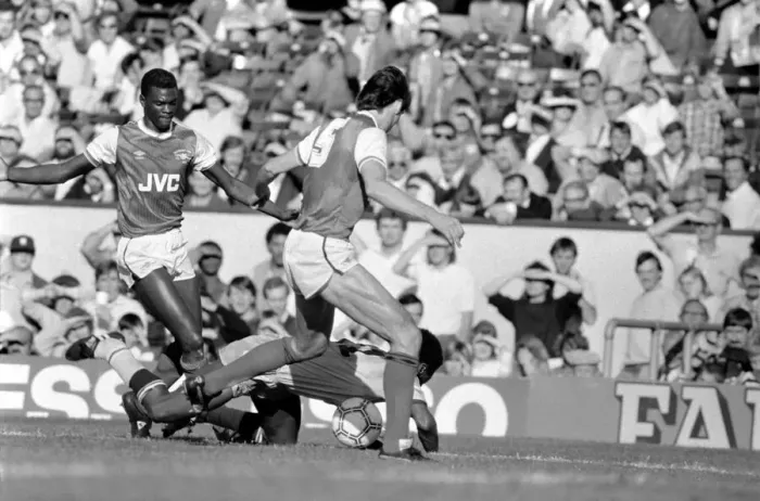 Framed Print : Division One Football 1985  /  86 Season, Arsenal v Aston Villa, Highbury