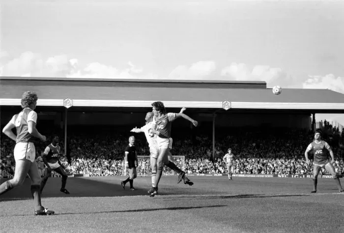 Framed Print : Division One Football 1985  /  86 Season, Arsenal v Aston Villa, Highbury