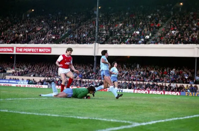 Framed Print : Division One Football 1985 / 86 Season. Arsenal v Manchester City, Highbury Framed Print : Division One Football 1985 / 86 Season. Arsenal v Manchester City, Highbury