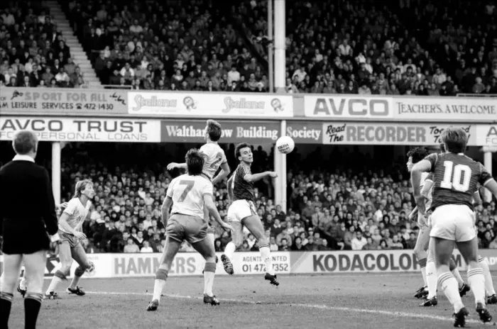Framed Print : Division One Football 1985 / 86 Season. West Ham v Everton, Upton Park Framed Print : Division One Football 1985 / 86 Season. West Ham v Everton, Upton Park