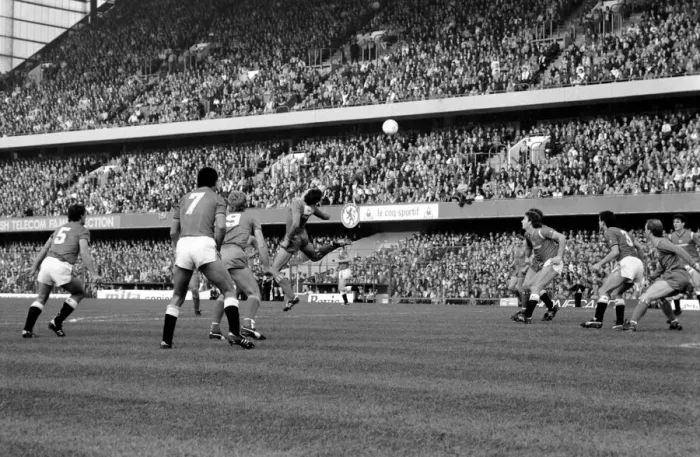 Framed Print : Division One Football 1985  /  86 Season Chelsea v Manchester United, Stamford Bridge