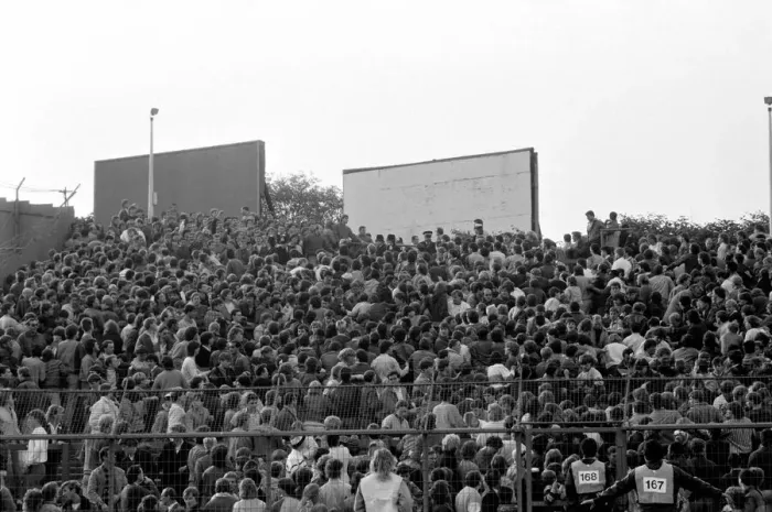Framed Print : Division One Football 1985  /  86 Season Chelsea v Manchester United, Stamford Bridge