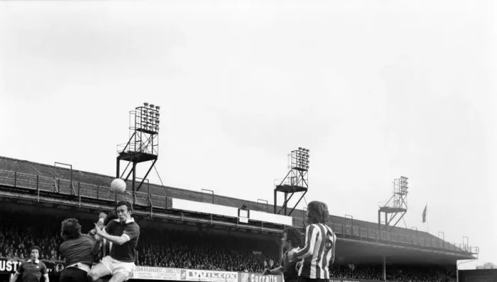 Framed Print : Division two football Football: Southampton vs Manchester United F. C Framed Print : Division two football Football: Southampton vs Manchester United F. C