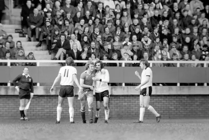 Framed Print : Division Two football Fulham v Chelsea 1976  /  77 season. Fulham won the match three one