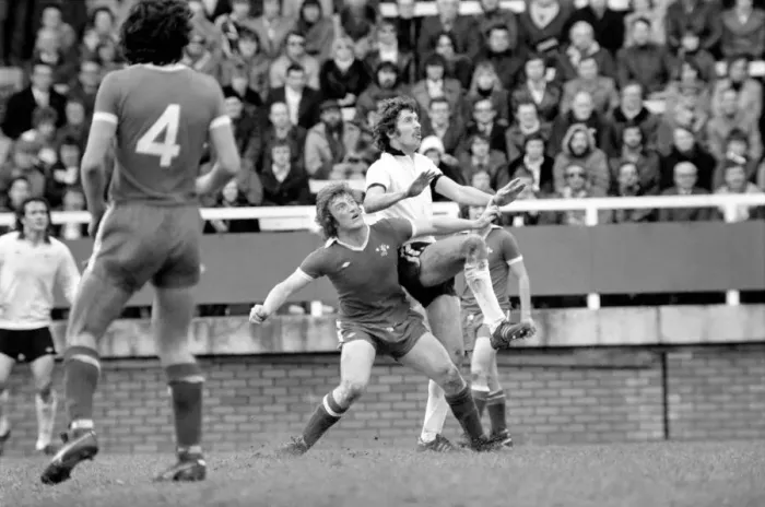 Framed Print : Division Two football Fulham v Chelsea 1976 / 77 season. Fulham won the match three one Framed Print : Division Two football Fulham v Chelsea 1976 / 77 season. Fulham won the match three one