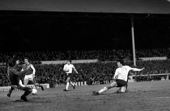 Framed Print : Division One Football, local derby match between Tottenham Hotspur