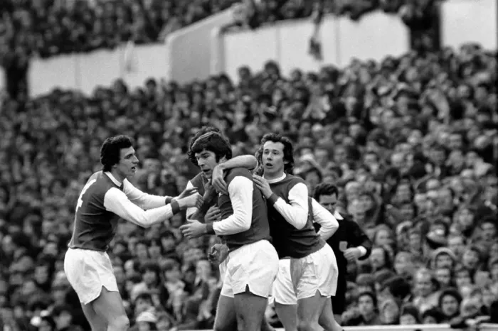 Framed Print : Division One Football, local derby match between Tottenham Hotspur Framed Print : Division One Football, local derby match between Tottenham Hotspur