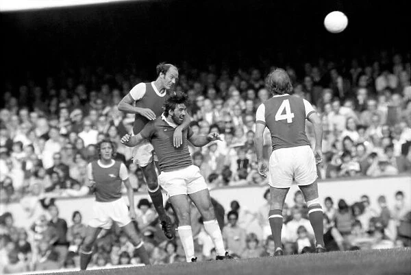 Division I. Arsenal (2) v. Leicester City (2). September 1975 75-04972-010