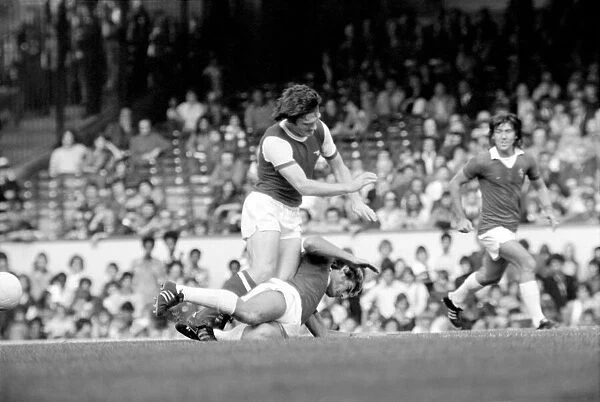 Division I. Arsenal (2) v. Leicester City (2). September 1975 75-04972-009
