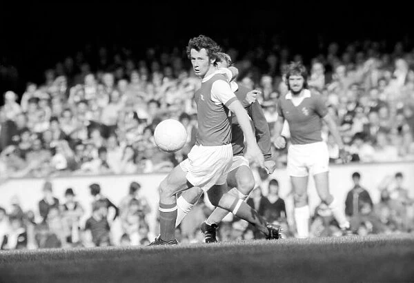 Division I. Arsenal (2) v. Leicester City (2). September 1975 75-04972