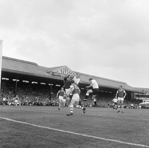 Division One. Fulham 1 v. Arsenal 3. 15th September 1962
