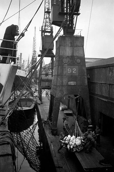 Dock Strike: Soldiers and sailors unload a cargo of meat at Royal Victoria Dock