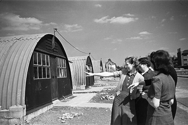 Dockland Houses, Isle of Dogs. Families set up home in pre-fabricated houses, Circa 1946