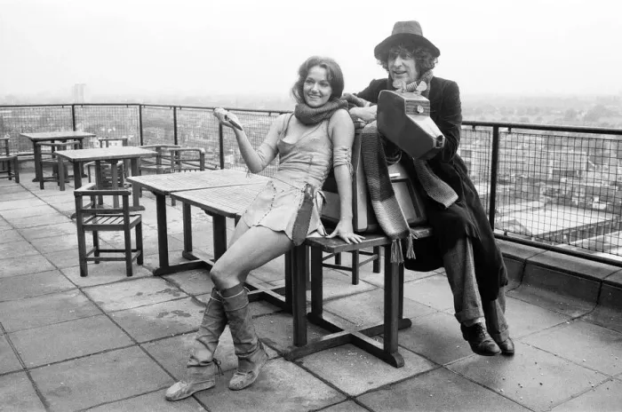Framed Print : Doctor Who, actor Tom Baker - the 4th Doctor - pictured with assistant Leela played by