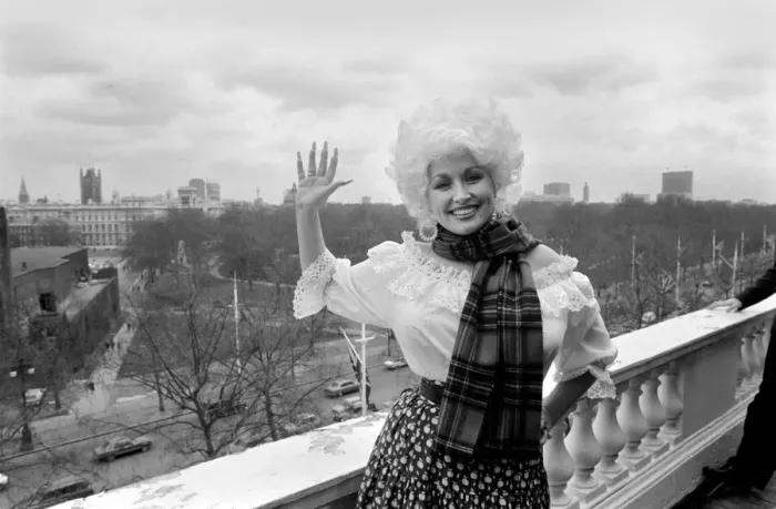 Framed Print : Dolly Comes To Town'. American Country and Western singer Framed Print : Dolly Comes To Town'. American Country and Western singer