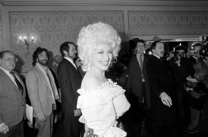 Framed Print : Dolly Comes To Town'. American Country and Western singer Framed Print : Dolly Comes To Town'. American Country and Western singer