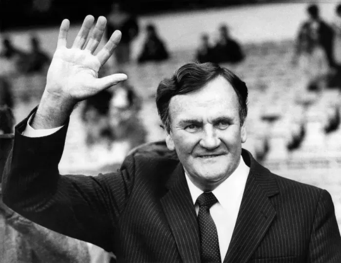 Framed Print : Don Revie, Ex Footballer, former Leeds and England manager acknowledges the crowd Framed Print : Don Revie, Ex Footballer, former Leeds and England manager acknowledges the crowd