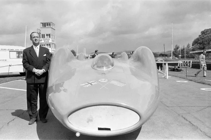 Framed Print : Donald Campbell and Bluebird at Goodwood in Sussex, 18th July 1960 Framed Print : Donald Campbell and Bluebird at Goodwood in Sussex, 18th July 1960