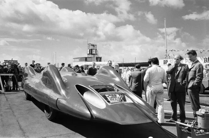 Framed Print : Donald Campbell and Bluebird at Goodwood in Sussex, 18th July 1960 Framed Print : Donald Campbell and Bluebird at Goodwood in Sussex, 18th July 1960