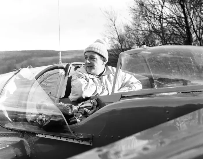 Framed Print : Donald Campbell takes Bluebird on Coniston Water for the first time Framed Print : Donald Campbell takes Bluebird on Coniston Water for the first time