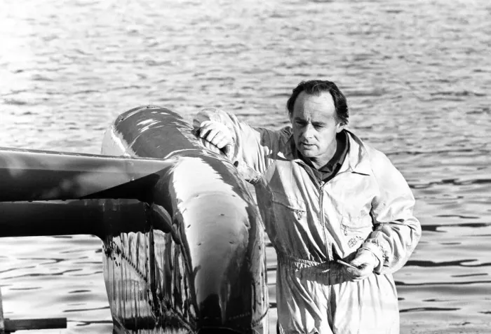 Framed Print : Donald Campbell takes Bluebird on Coniston Water for the first time Framed Print : Donald Campbell takes Bluebird on Coniston Water for the first time