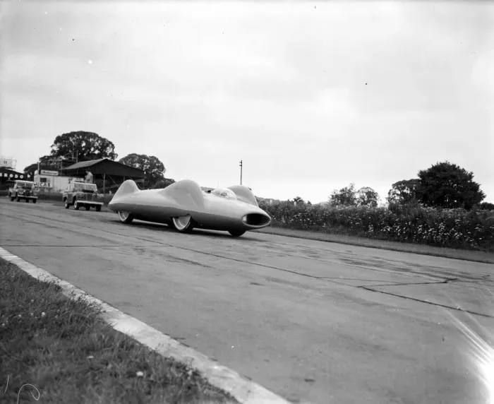 Framed Print : Donald Campbell takes Bluebird for a run at Goodwood in Sussex, 21st July 1960