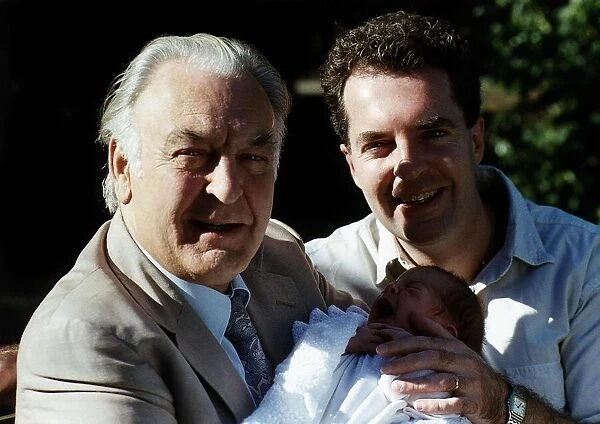 Donald Sinden Actor with his Marc and his Granddaughter A©Mirrorpix