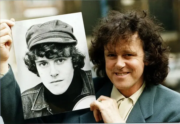Framed Print : Donovan Pop Star of the 60s with portrait of himself taken in 1965 Framed Print : Donovan Pop Star of the 60s with portrait of himself taken in 1965